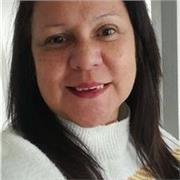 profesora de educacion parvularia, y magister en educacion tecnica dicta clases de sociales y formacion ciudadana, igualmente refu